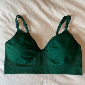 Athleta Seamless Low Impact Sports Bra (Size M)